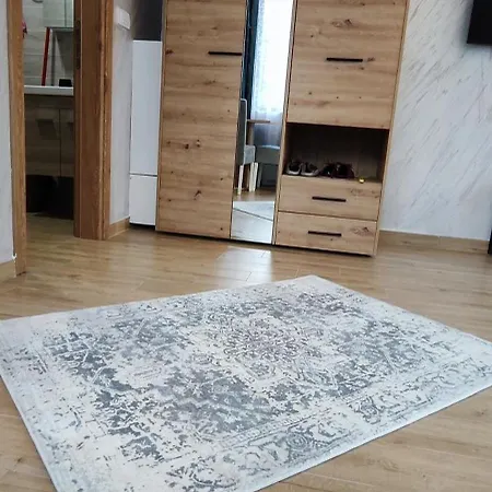 Sumski San 5 Lägenhet